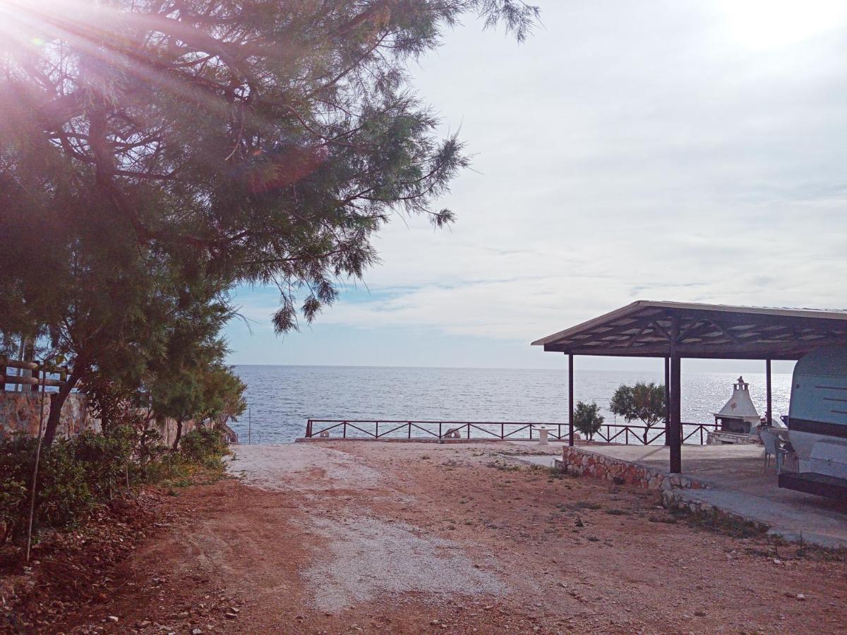 Caravan Fishing Spot Porto Roxa Agios Leon Exteriör bild