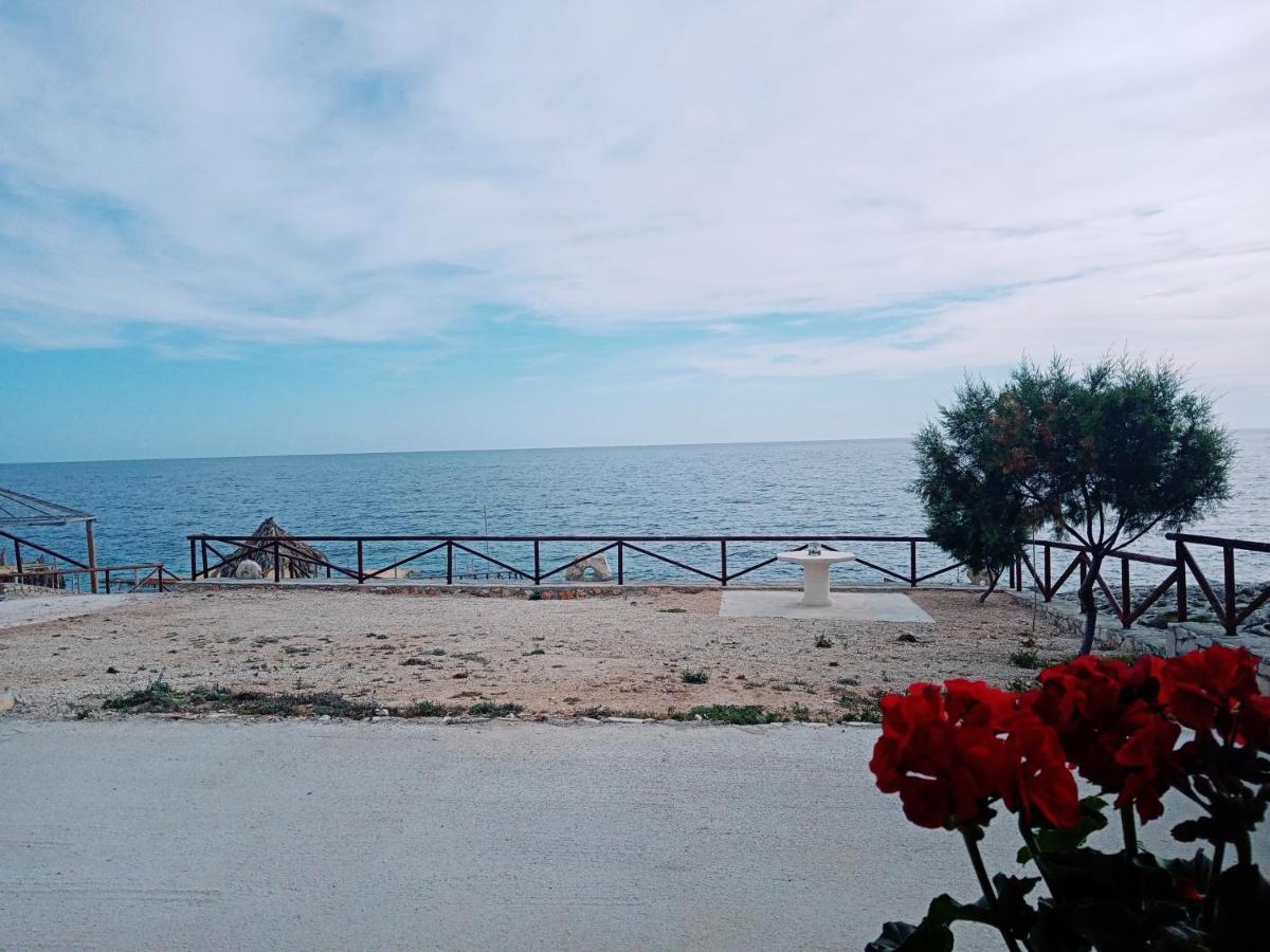 Caravan Fishing Spot Porto Roxa Agios Leon Exteriör bild